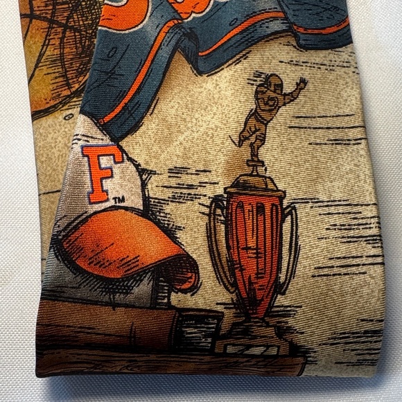 Florida Gators Silk Tie with Football and Helmet Design - Picture 6 of 9
